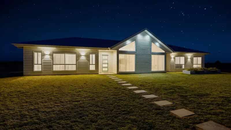 House for Sale Country Retreat in Forbes with Modern Features