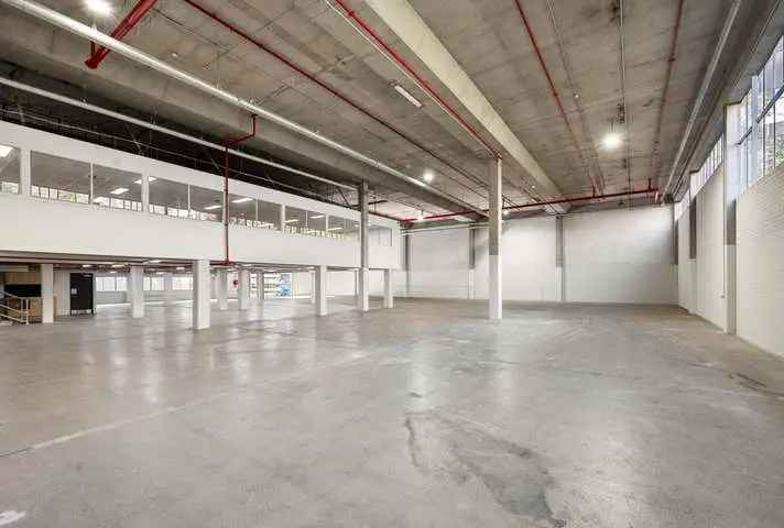 Efficient Industrial Unit 1500 sqm near St Leonards Station