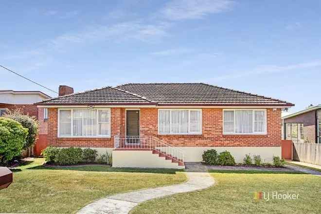 House For Rent in Devonport, Tasmania