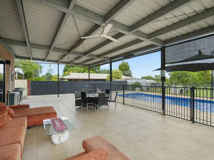 SPACIOUS FAMILY HOME ON 3066SQM IN BRANYAN WITH POOL - GRANNY FLAT & FANTASTIC ENTERTAINING AREAS