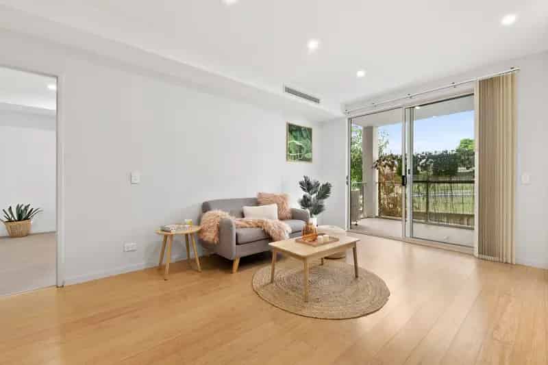 Real Estate For Lease - 8/32 Essex Street - Epping , NSW
