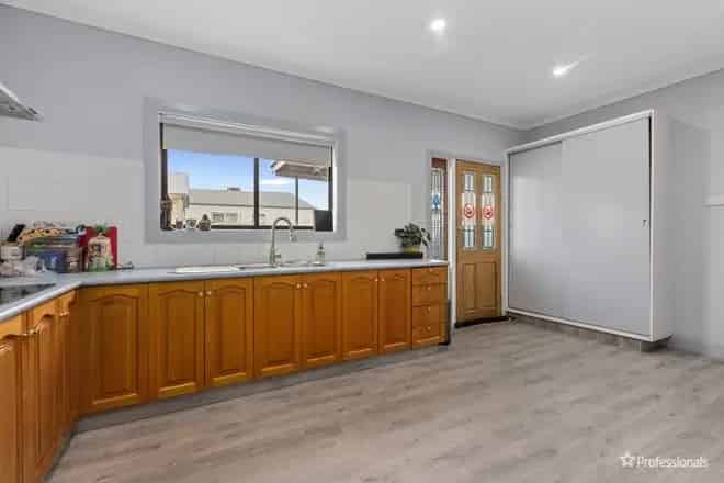 House For Sale , 11, Newton Street, Maryborough, Victoria