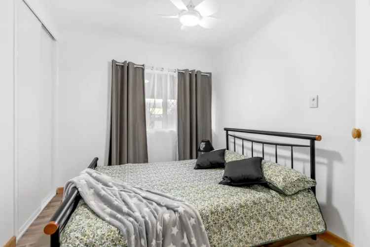 2-Bedroom House in Manoora Peaceful Suburb - Newly Renovated