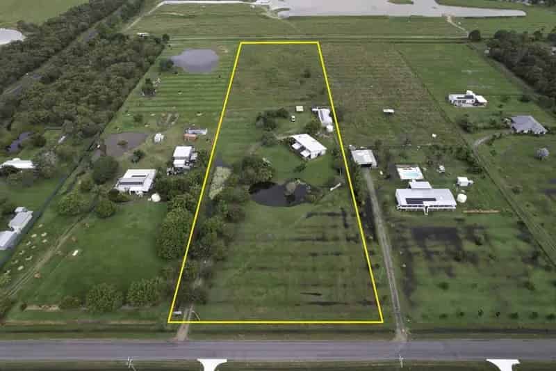 5 ACRES INDIVIDUAL FENCED PADDOCKS