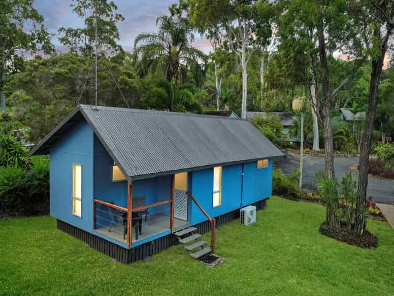 Award-Winning Accommodation with Freehold (2.94 Acres) in Prime Location