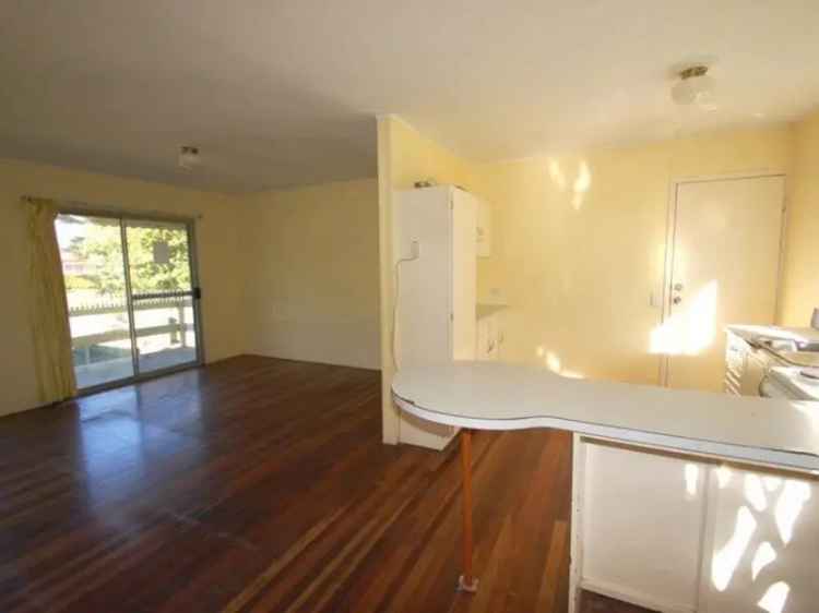 Lease 3 Bedroom House Logan Central with Fenced Yard and Garage