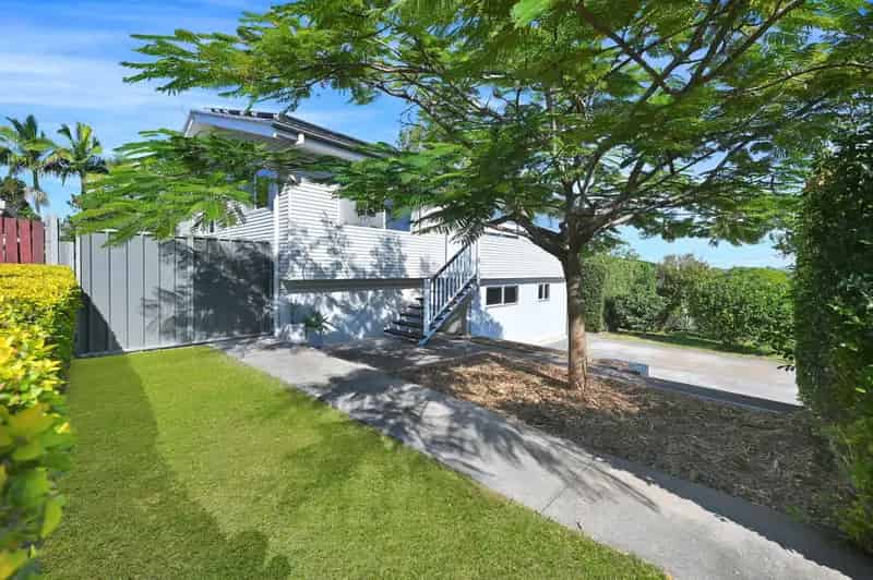 Real Estate For Lease - 17 Clarinda Avenue - Springwood , QLD