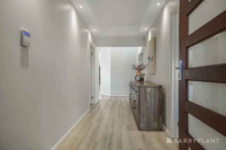 Modern Family Living with Stunning Views – Grandvue Estate