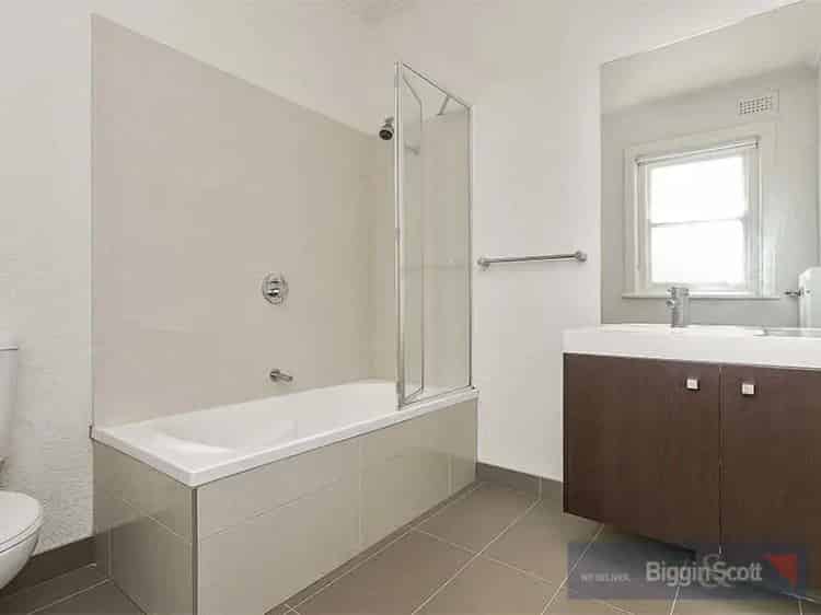 2 rooms apartment of 204 m² in Melbourne