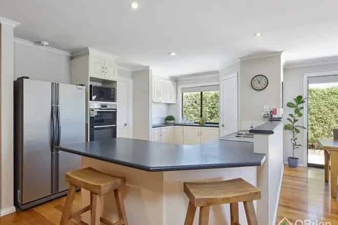 House For Sale , 10, Leonis Court, Moe, Victoria