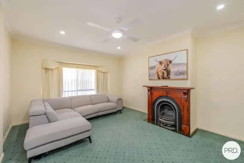 Rent rural lifestyle property in modern home with pool and shed