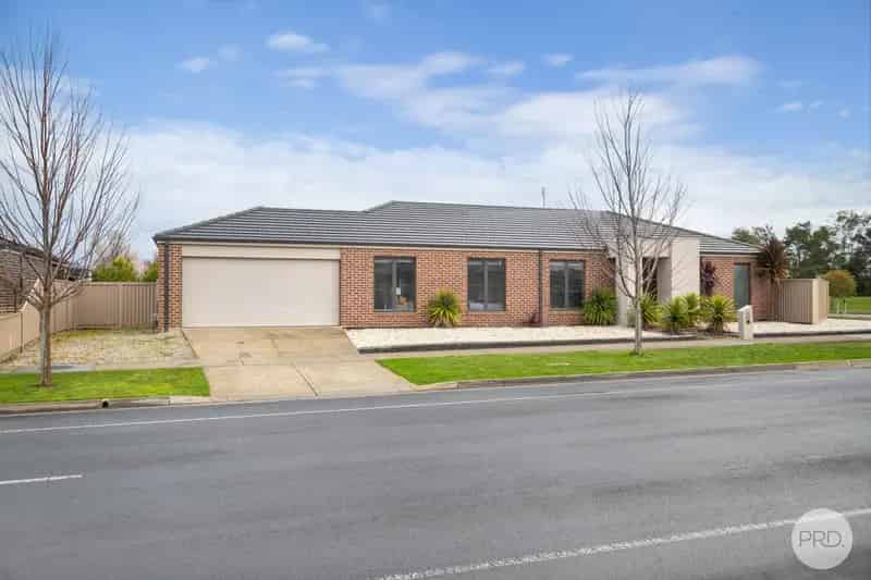 Immaculate 4-Bedroom Home With Prime Location And Modern Comfort