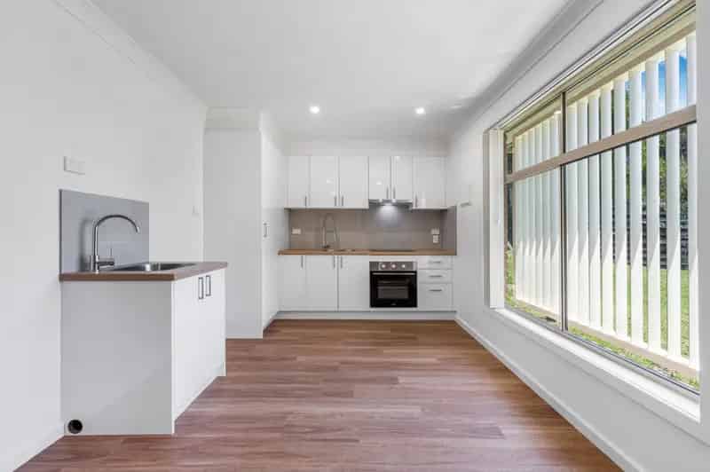 Lease One Bedroom Unit in Balmoral NSW with Modern Features
