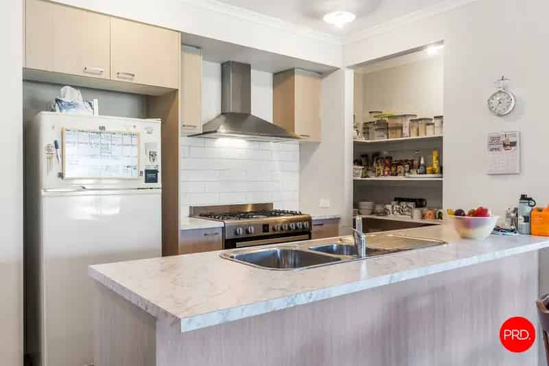 Modern 4 Bedroom home!