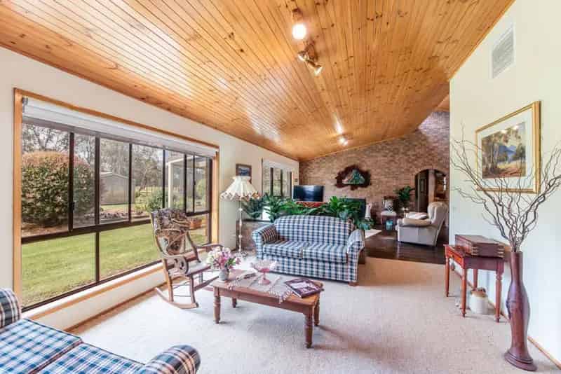 buy rural property with stunning Grampians views and ample features