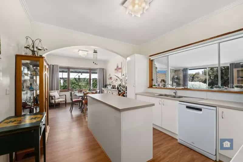 Buy rural property near Colac with modern features and spacious land