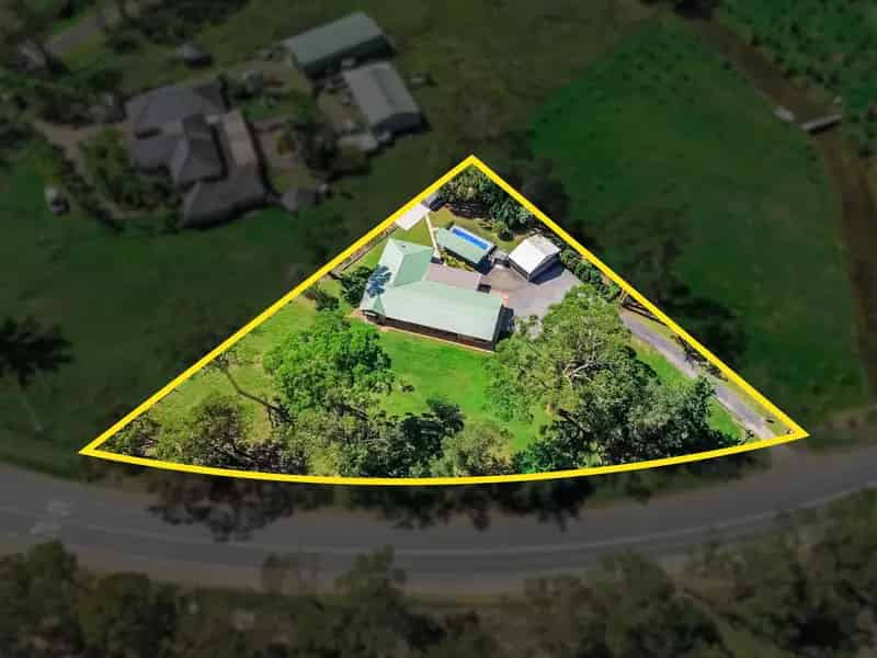 UNDER OFFER!!