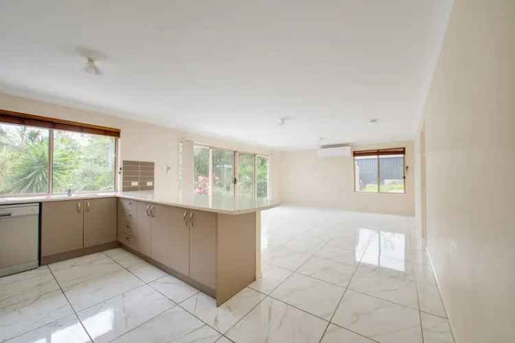 Spacious Family Home on 4,020m² Block in Fernvale!
