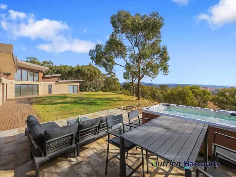 Buy lifestyle property with stunning views in Reedy Creek