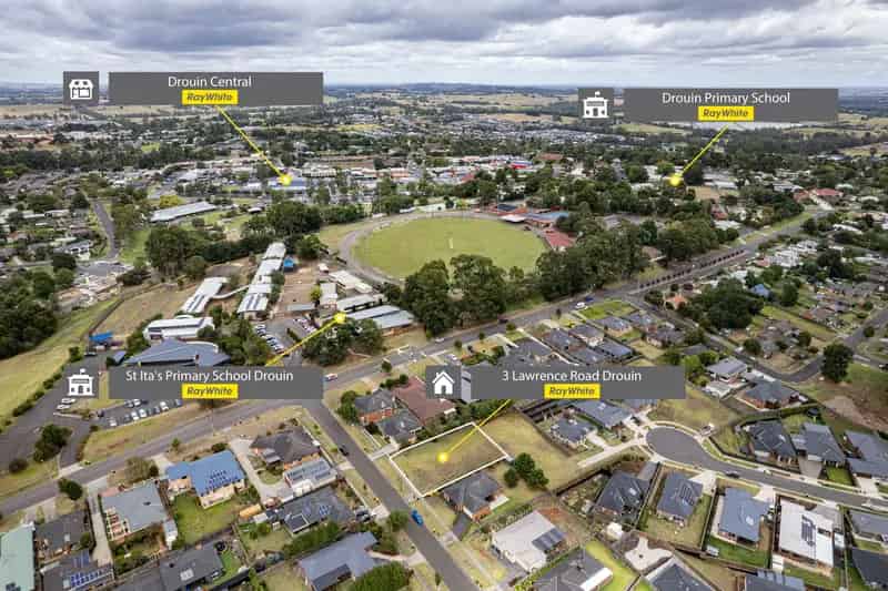 TITLED BLOCK WITHIN A 5 MINUTE WALK TO TOWN