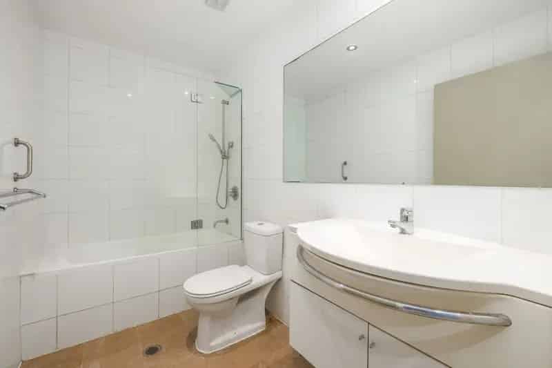 Lease Three Bedroom Apartment in Chatswood with Courtyard