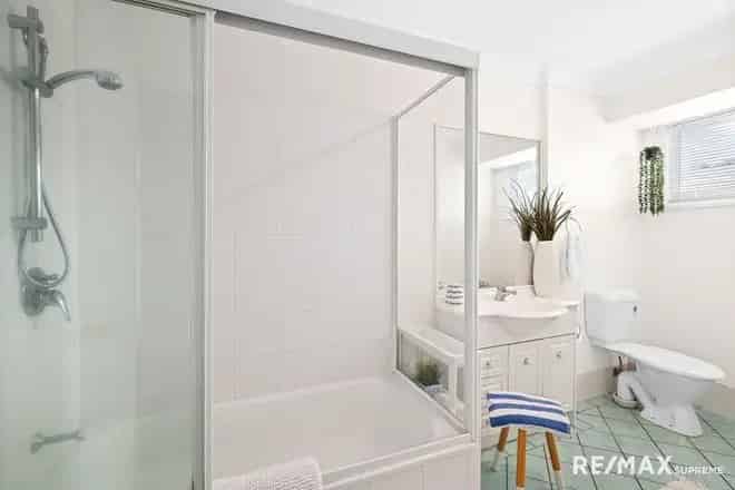 House For Sale , 8, Gemview Street, City of Brisbane, Queensland