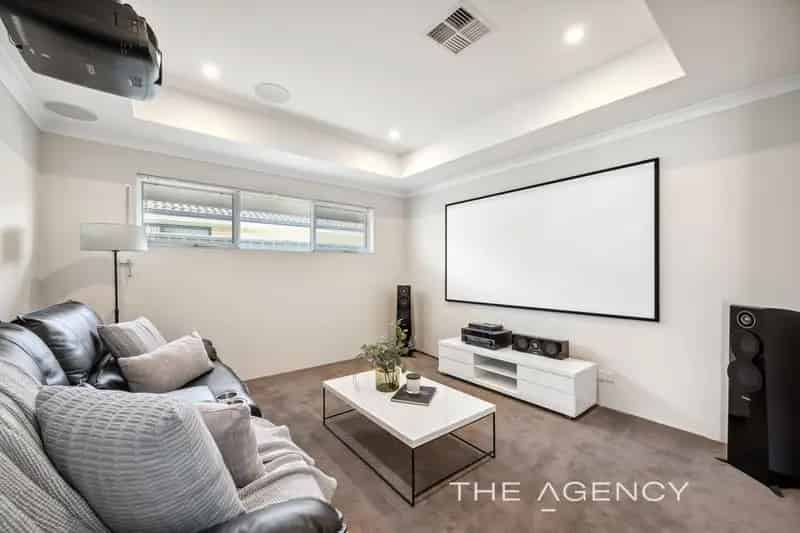 House For Sale - 16 Belfry Way, Wattle Grove WA 6107