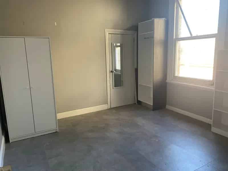 Lease Modern Apartment 1 Bedroom in Annandale with Ceiling Fans