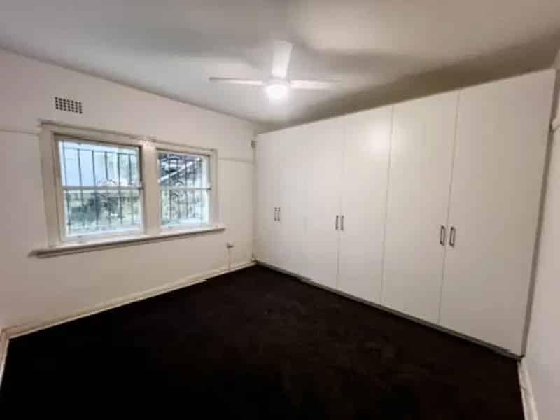 Whole Floor Four Bedroom Apartment With Harbour Views In Darling Point
