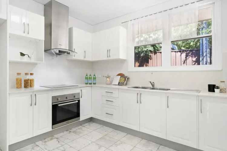 Modern 2 Bedroom Villa Near Kogarah Station