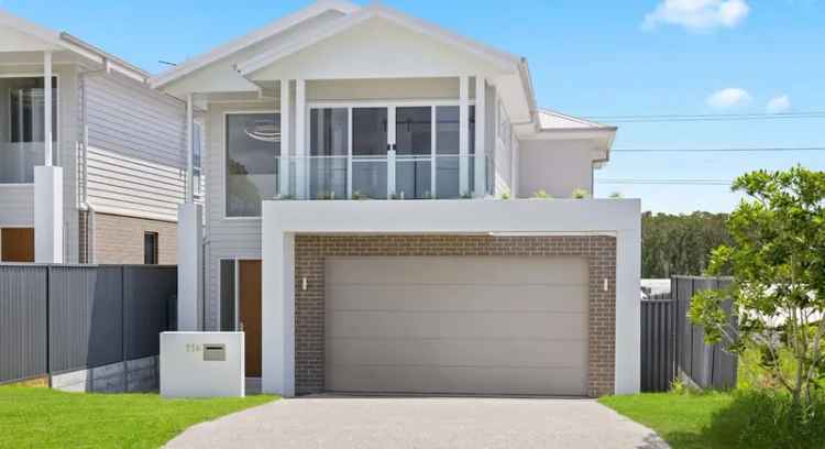 Stunning Brand New 4-Bedroom Townhouse in Port Macquarie