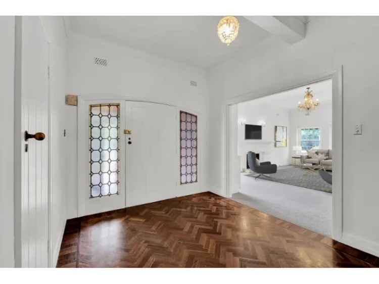Designer Mansion Style Apartment Close To Botanic Gardens