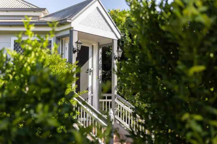 Three Level Renovated Family Home Kearneys Spring