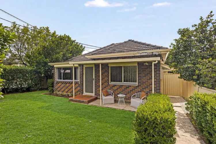 Versatile Investment Opportunity: 3-Bedroom Home with 2-Bedroom Granny Flat - Prime Location!