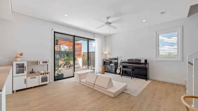 1 Gratwick Mews, Edmondson Park NSW 2174 - Townhouse Auction