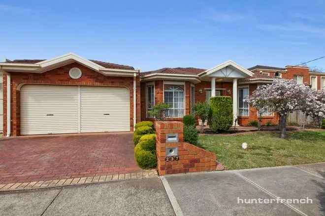 House For Sale in Melbourne, Victoria