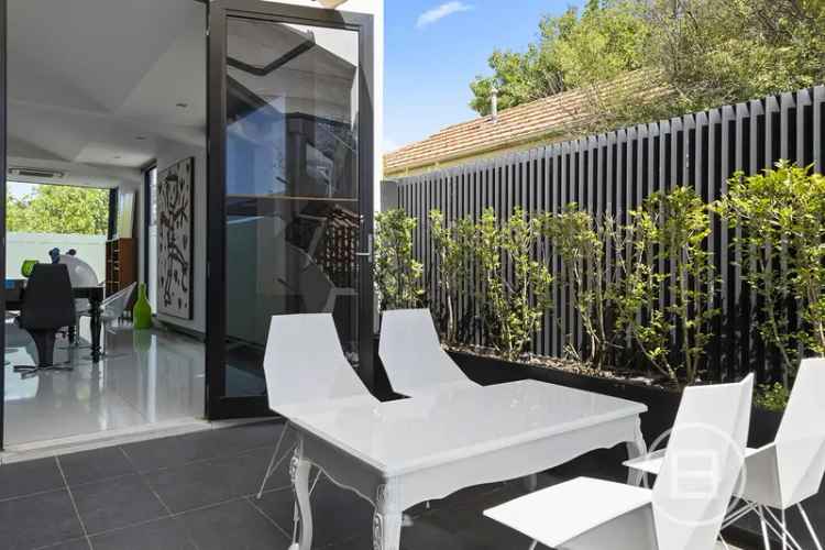 House For Sale in Melbourne, Victoria