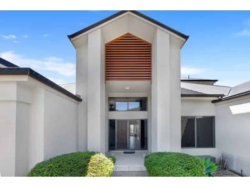 Luxury Living With Panoramic City And Ocean Views