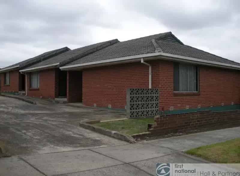1 room house of 121 m² in Melbourne