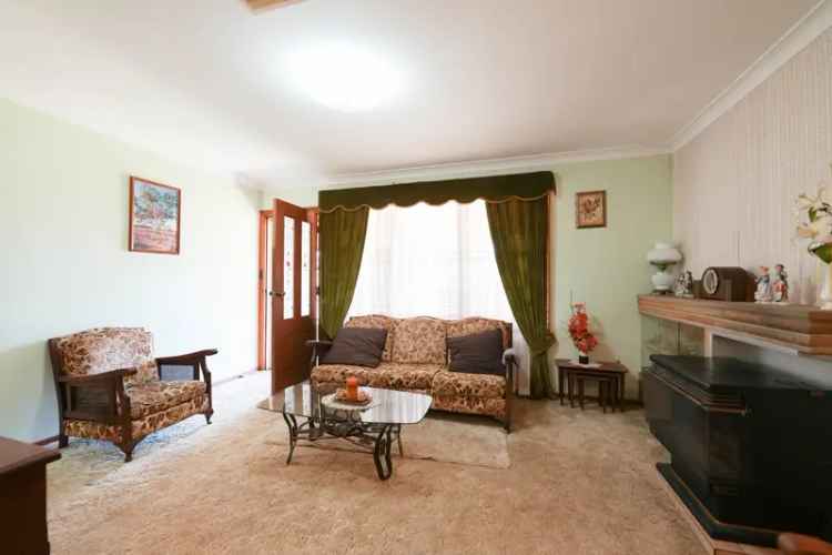 Charming & Cozy 3 Bedder