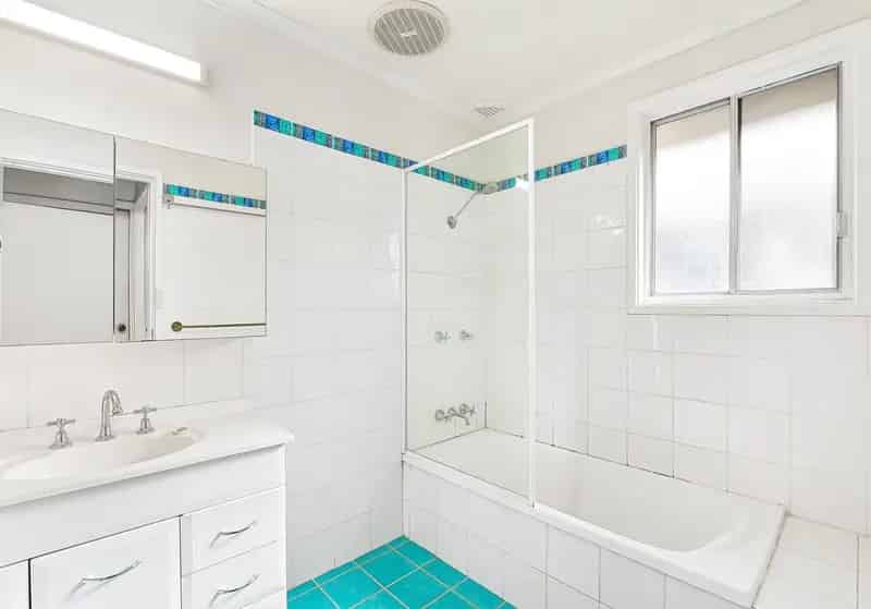 Real Estate For Lease - 605 Pacific Highway - Wyoming , NSW