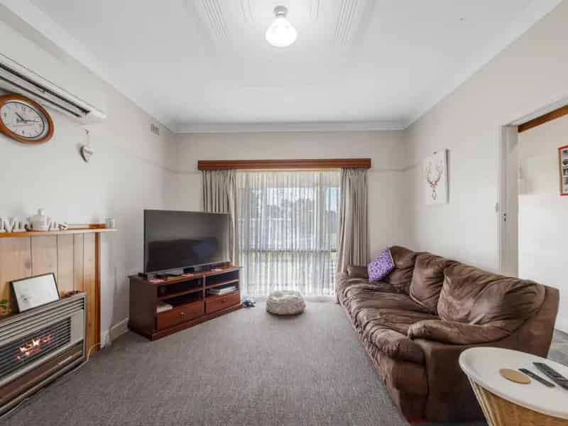 FANTASTIC ENTRY LEVEL HOME OR INVESTMENT!