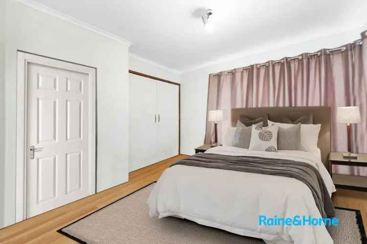 Buy Block of Units in Noble Park with Private Backyard and High Rental Return