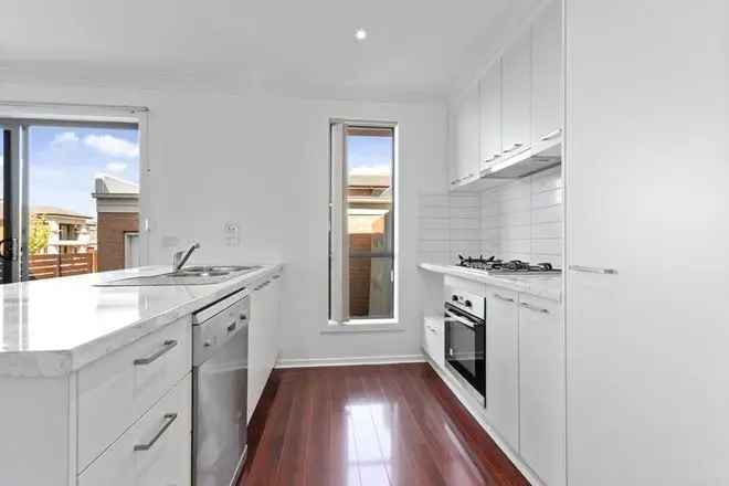 Renovated 3-Bedroom Townhouse Near Reserve