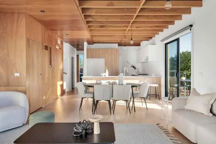 House For Sale , 4, Strettle Street, Melbourne, Victoria