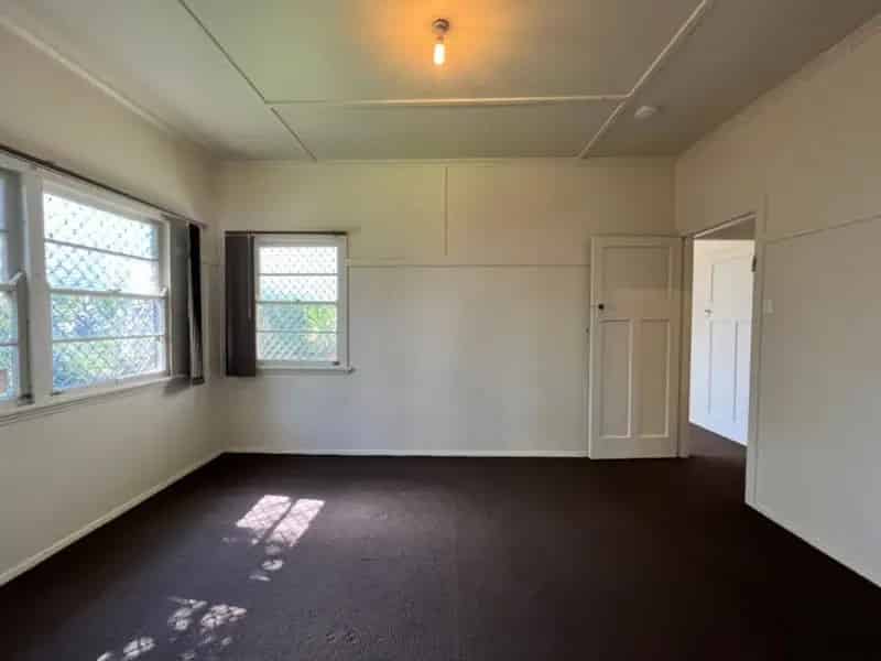 Burleigh Beach Cottage - Short Walk to Beach