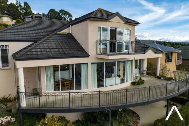 Buy House in Riverside with Panoramic Views and Modern Features