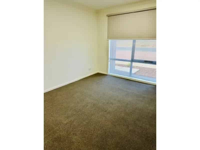 Brand New Modern 4-Bedroom Beauty!