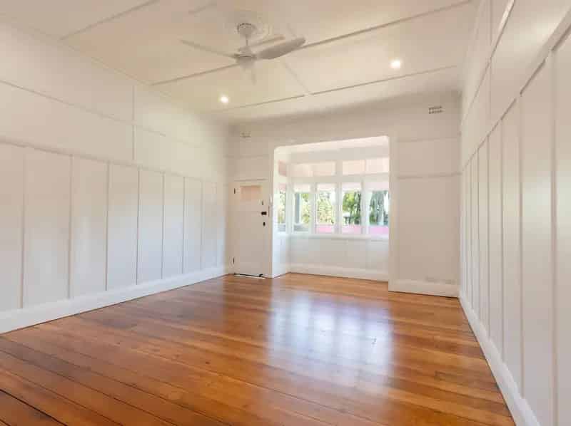 Charming 2 Bedroom Rear Unit With Modern Updates