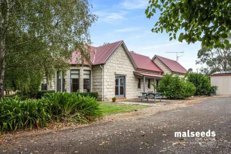 Rent Country Retreat in Mt Gambier with Botanical Gardens and Unique Features